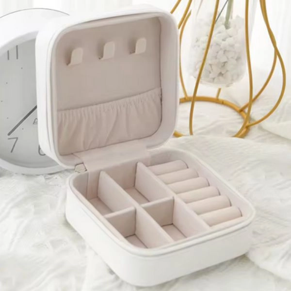 Kis ékszerdoboz - féher