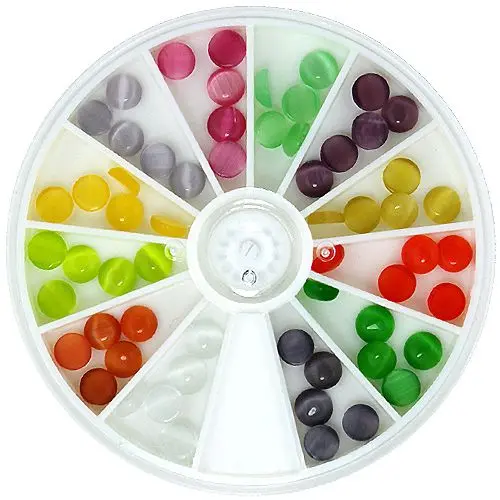 Körömdíszek boxban – gömbölyű kövecskék, 8mm